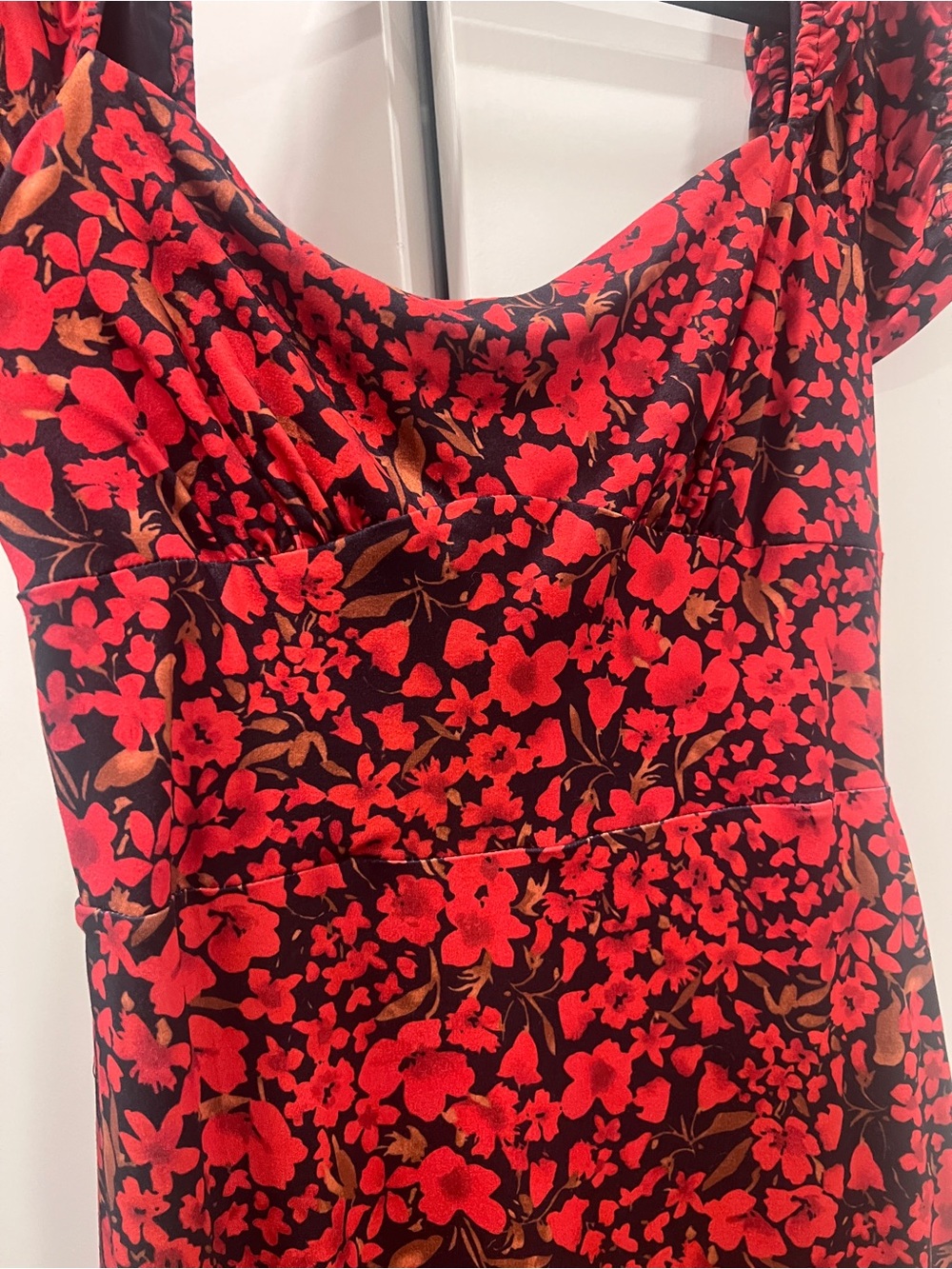 Carmen Puff Sleeve Floral Midi Dress with Ruffle Hem - Picture 3 of 9